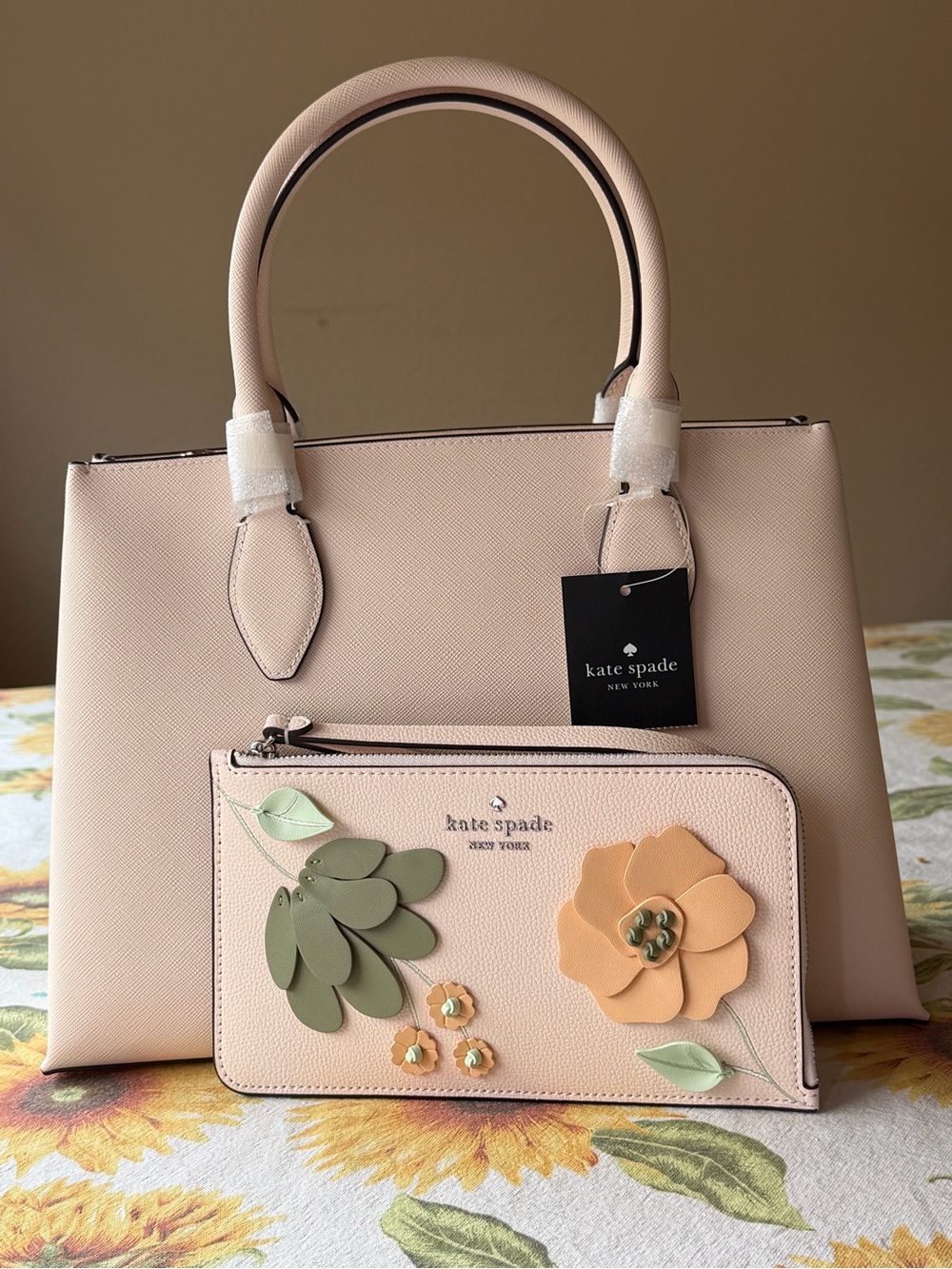 ππΌπ KATE SPADE RAE PEACH MEDIUM SATCHEL AND LUCY FLORAL WRISTLET ππΌπ NWT ππΌπ - Picture 2 of 16